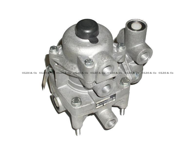 23.015.01796 Pneumatic system / valves → Trailer control valve