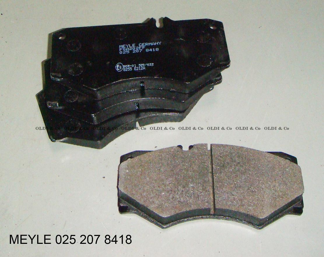 11.010.03524 / 
       
                          Brake pad kit