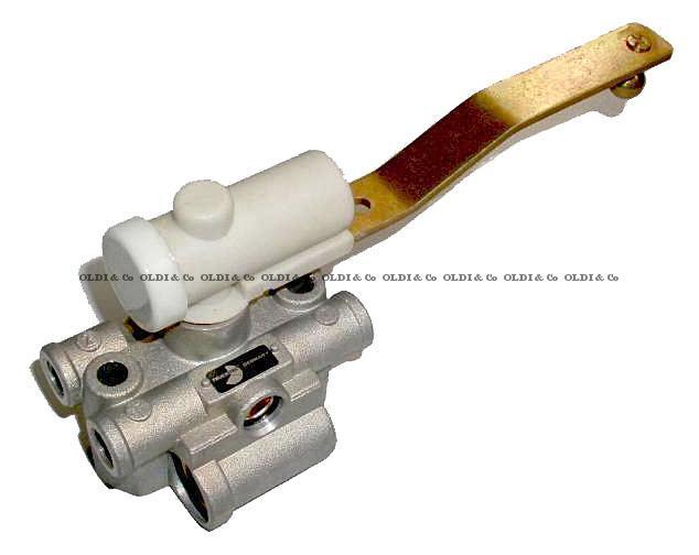 23.004.04830 Pneumatic system / valves → Levelling valve